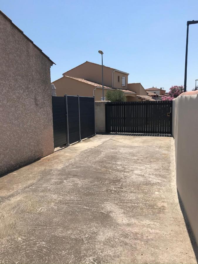 Gite De Larmonys Gigean Bagian luar foto
