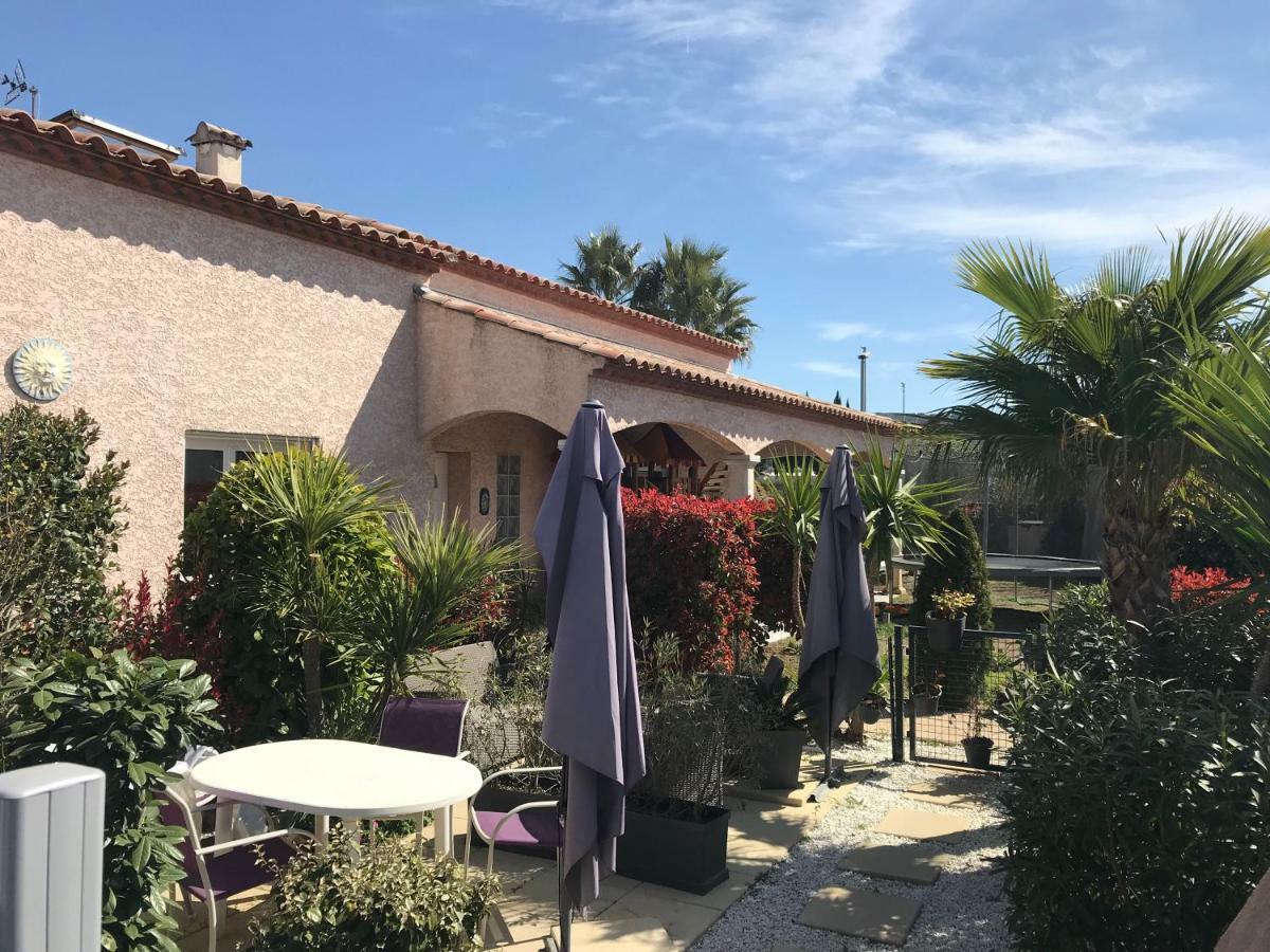 Gite De Larmonys Gigean Bagian luar foto