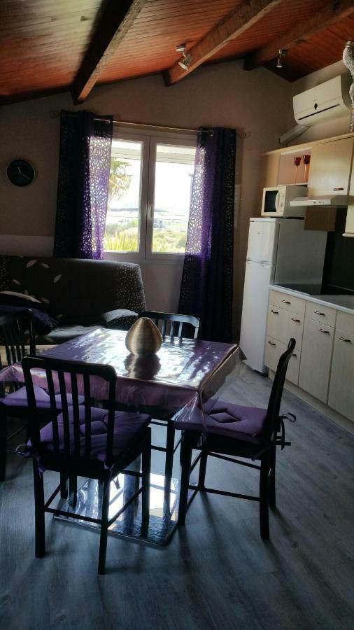 Gite De Larmonys Gigean Bagian luar foto