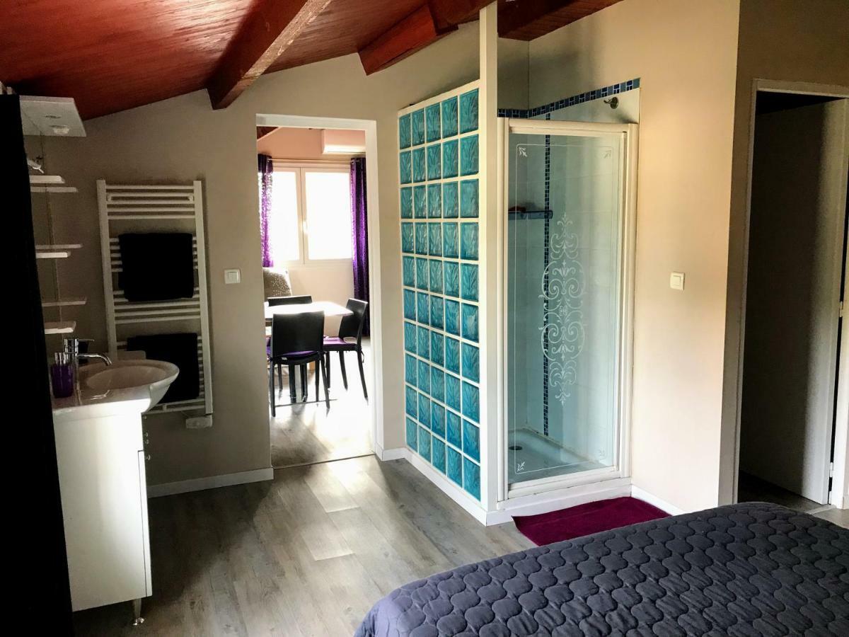 Gite De Larmonys Gigean Bagian luar foto