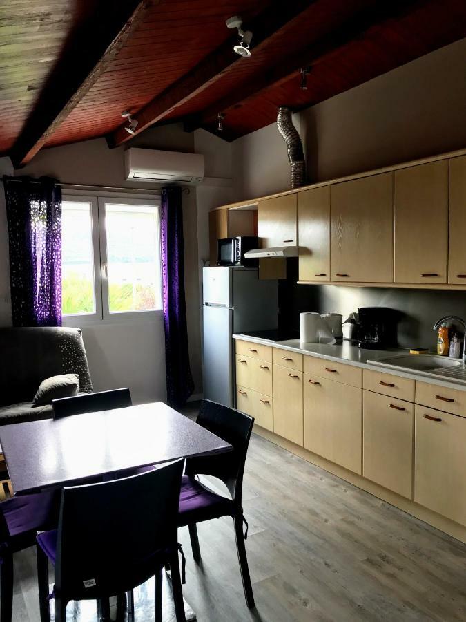 Gite De Larmonys Gigean Bagian luar foto